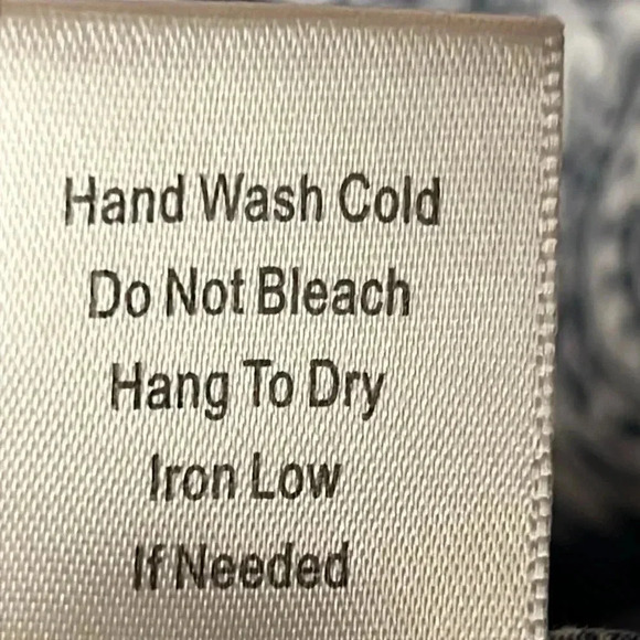 ALTARD STATE Womens LONG SLEEVE SHIRT top blouse Paisley white blue Rayon v-neck - Picture 4 of 8